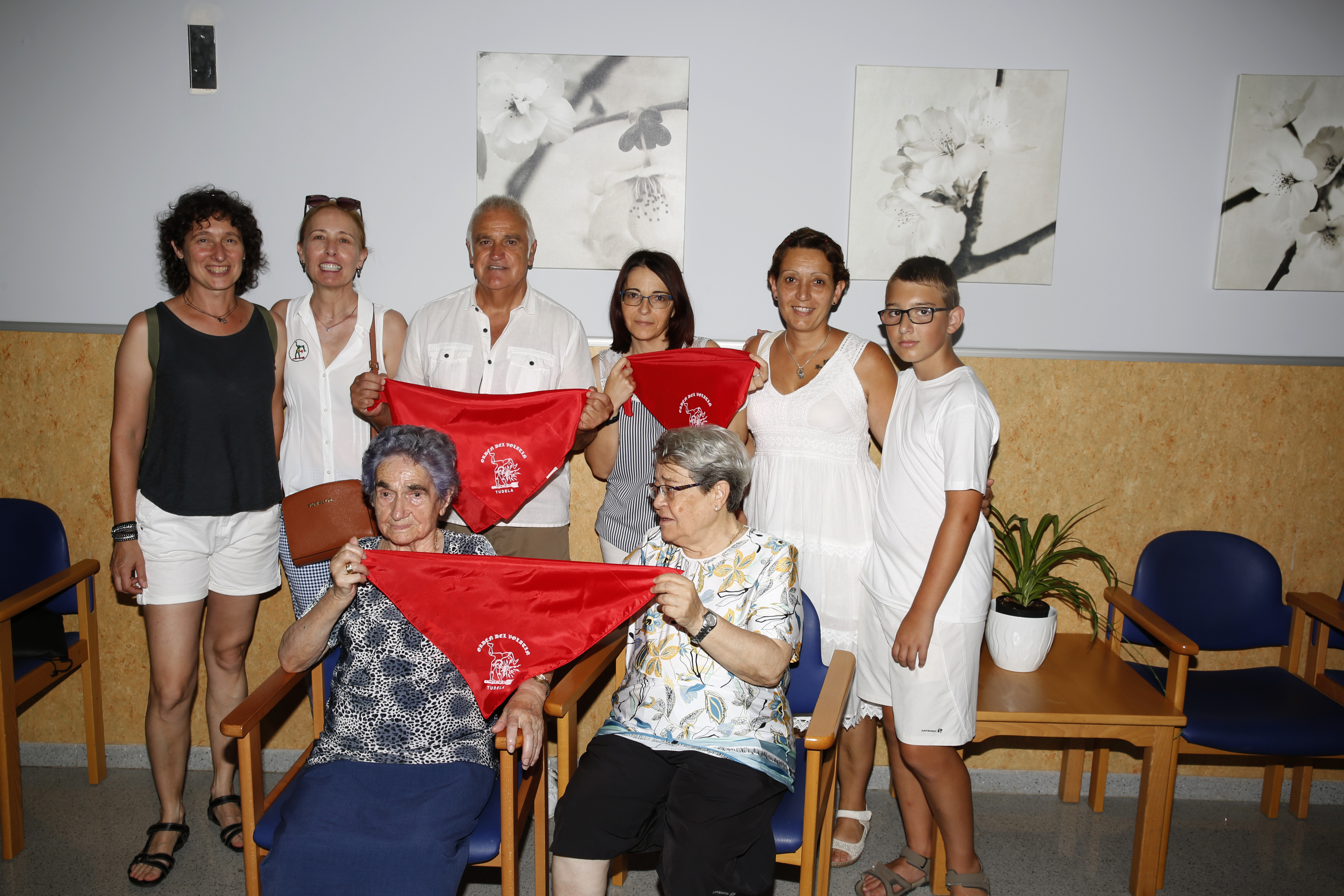 Exaltación del Pañuelo rojo con Postulantes a Damas de la Orden