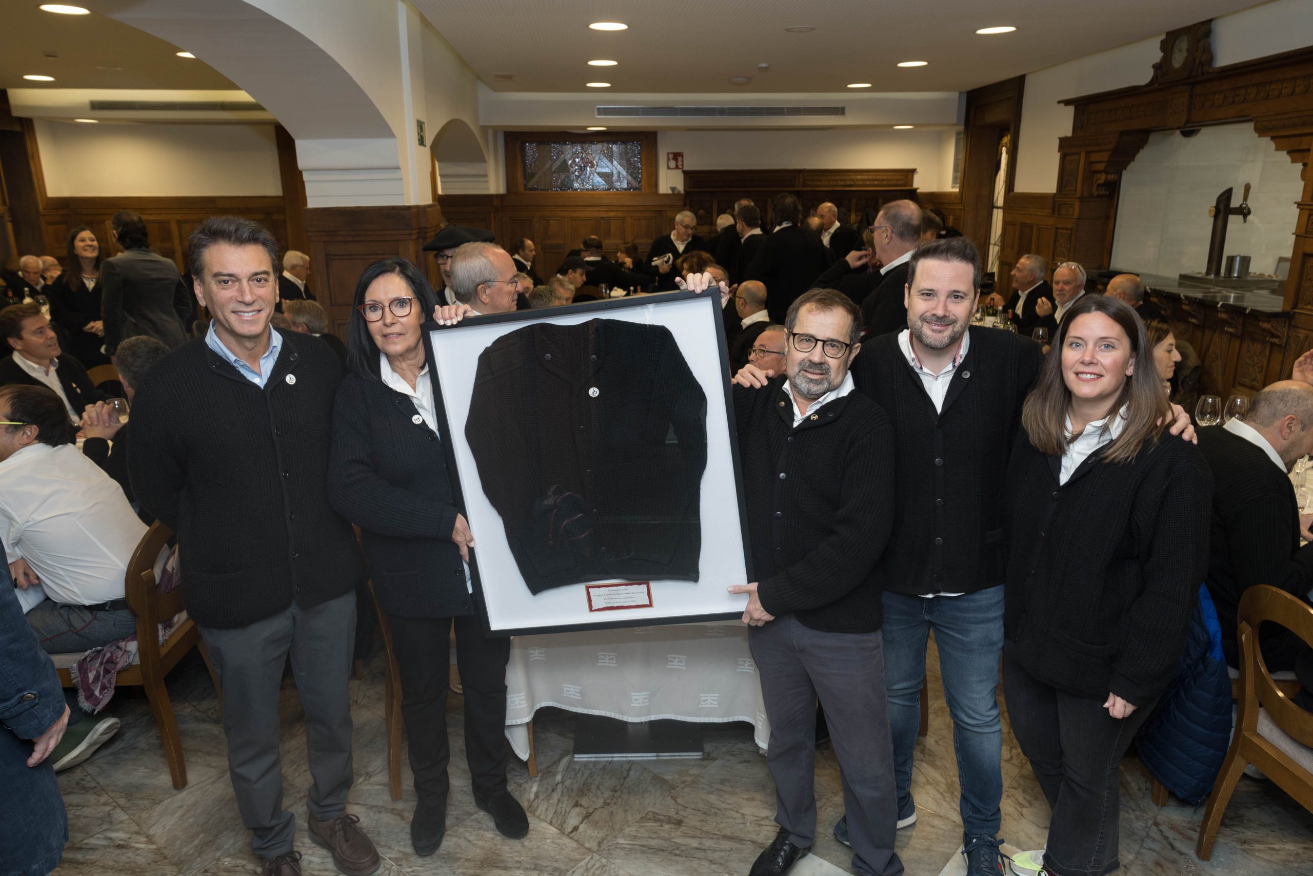 La Asociación Contra el Cáncer recibe la Elástica Tudelana 2022